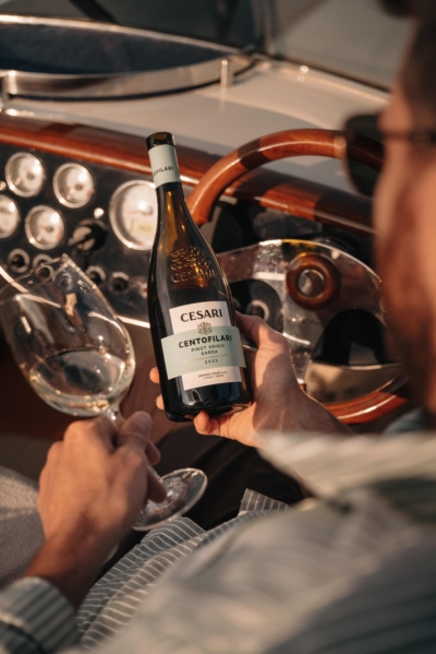 0.Pinot Grigio Garda Centofilari ambientata